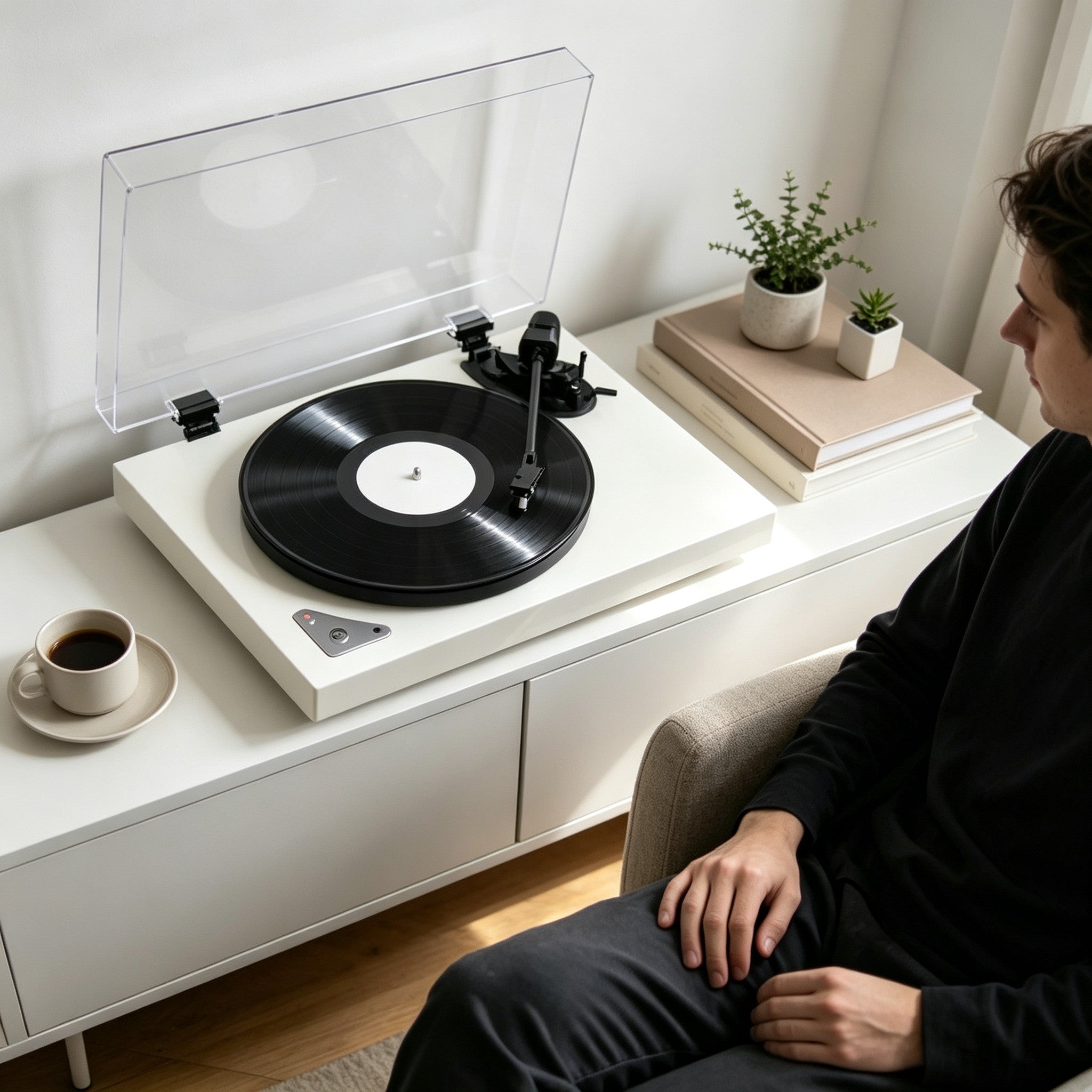 AUDURA Pure turntable creating a modern vinyl listening experience